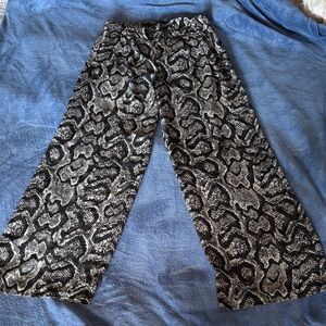 Larry Levine Black and White Snake Patterned Flowy Pants